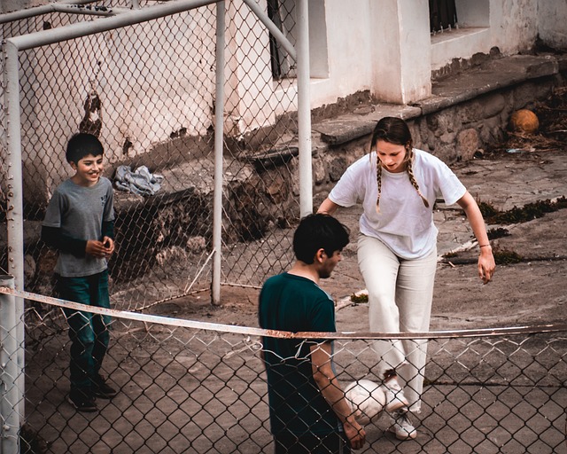 萨哈：曼联可以签奥斯梅恩，还应该签下一名进攻组织者.